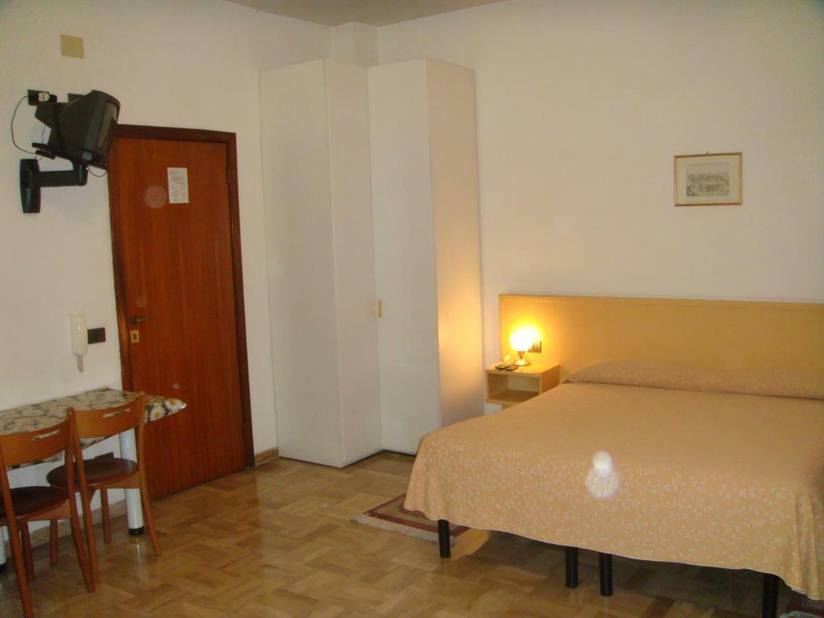 Residence Executive Ancona Cameră foto
