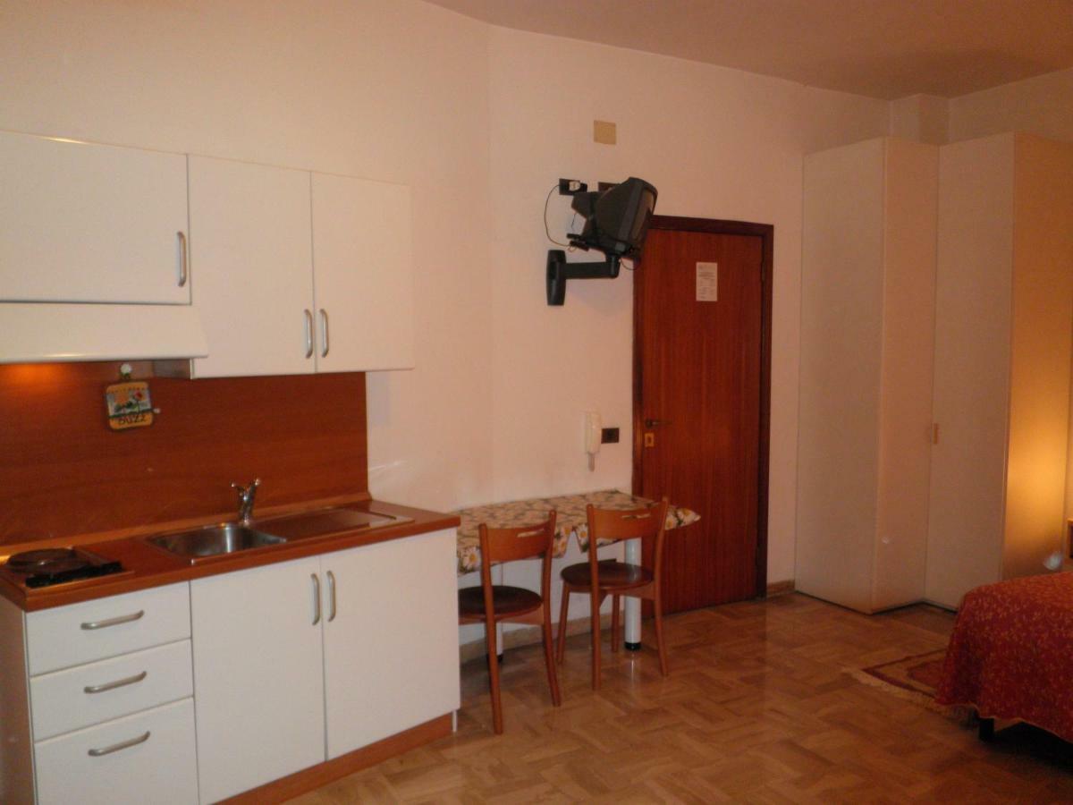 Residence Executive Ancona Cameră foto